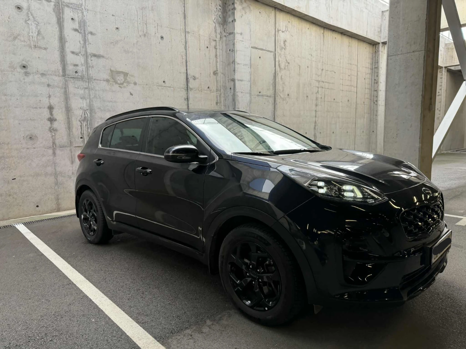 Kia Sportage 1.6T Black Edition (В Гаранция), снимка 1