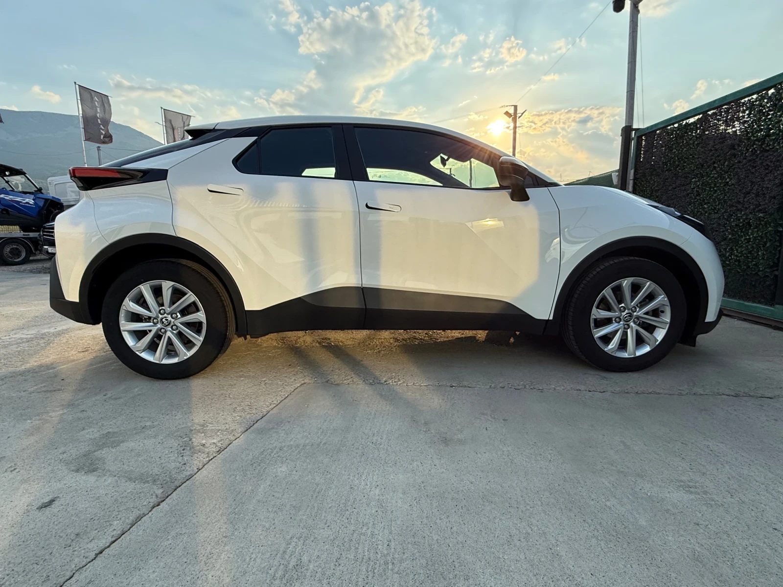 Toyota C-HR LED/NAVI/CARPLAY/CAM/СОБСТВЕН ЛИЗИНГ - изображение 8