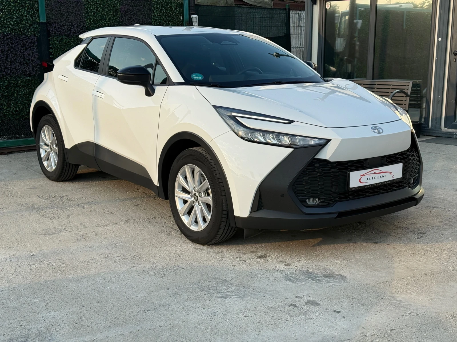 Toyota C-HR LED/NAVI/CARPLAY/CAM/СОБСТВЕН ЛИЗИНГ - изображение 2