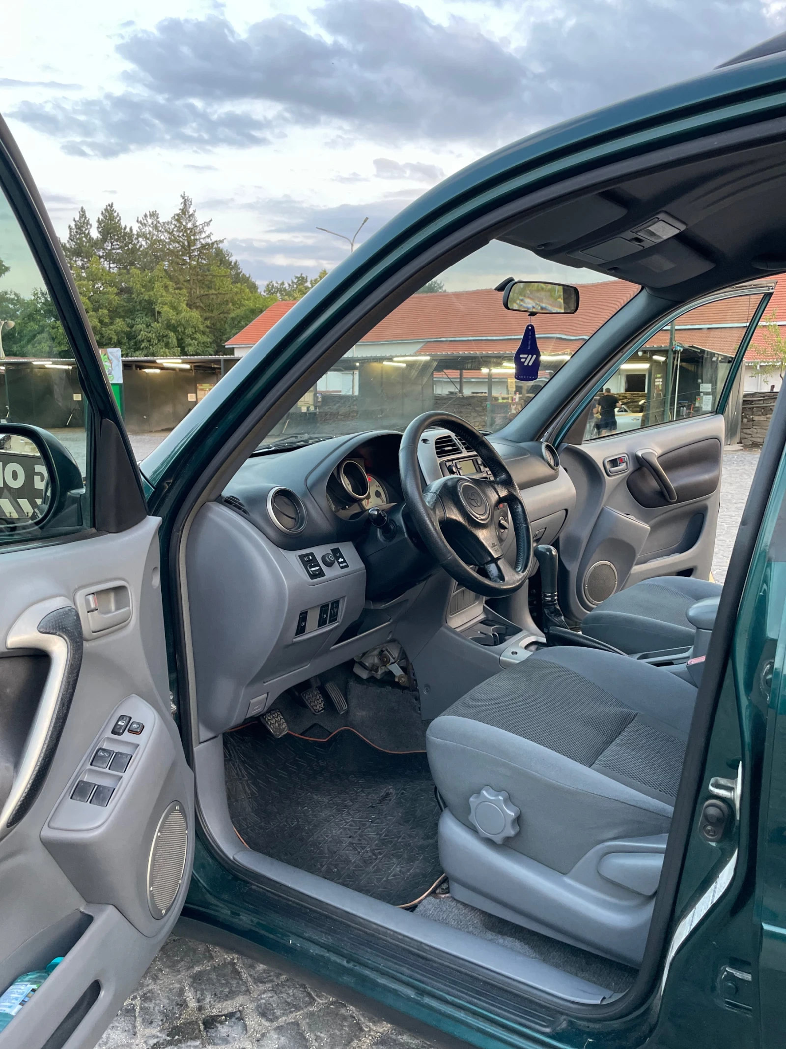Toyota Rav4  - изображение 8