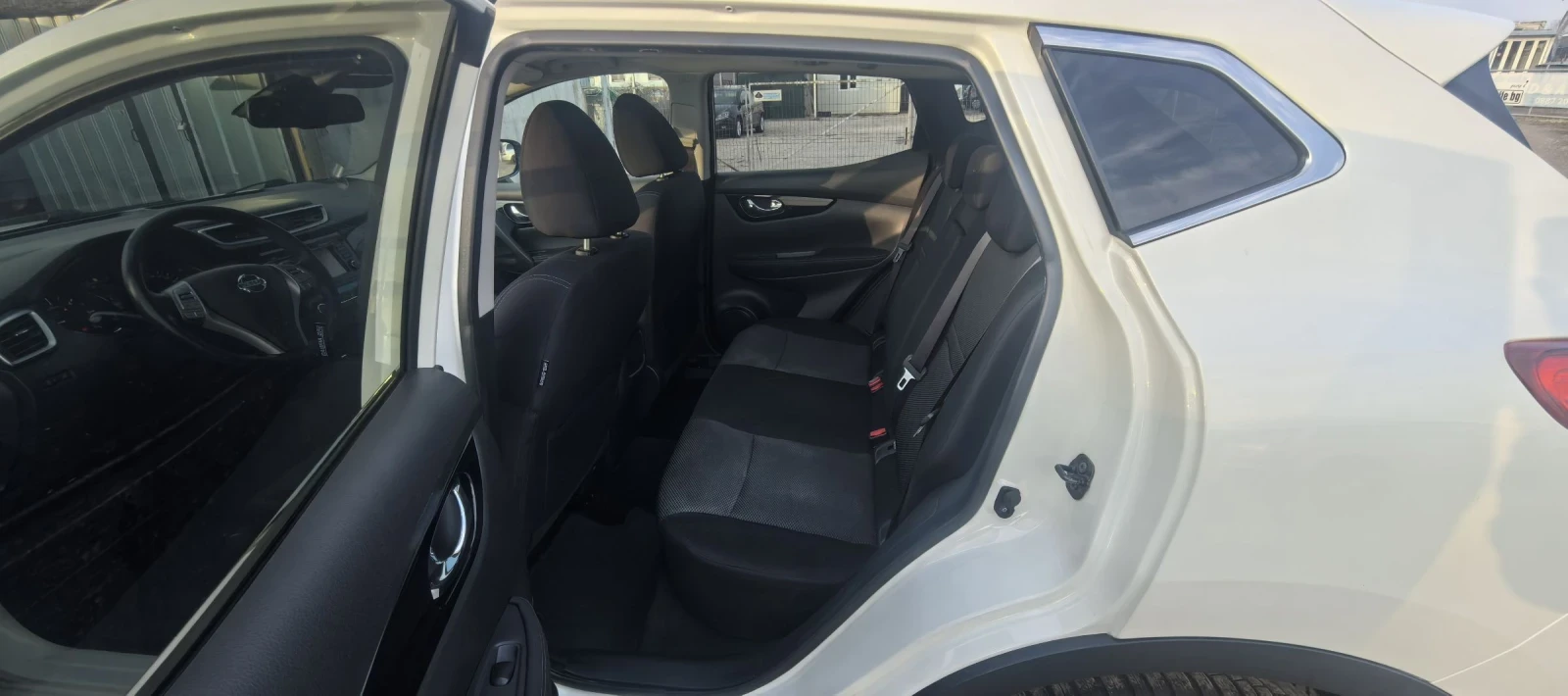 Nissan Qashqai 1.5 , снимка 11 - Автомобили и джипове - 53762266