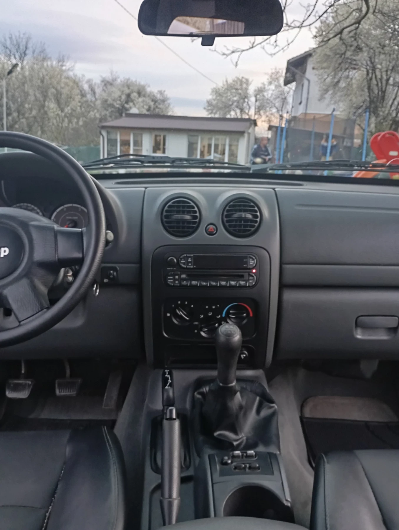 Jeep Cherokee 2.8crd, снимка 13 - Автомобили и джипове - 54308969