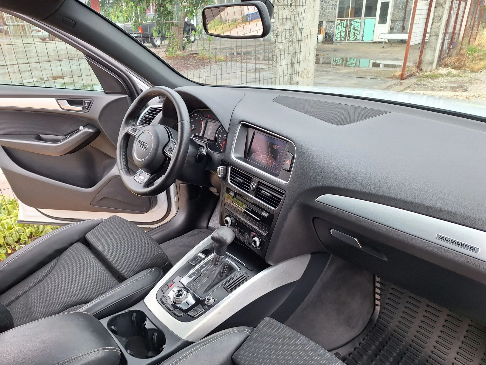 Audi Q5 2.0TDI* S-LINE/Фейслифт/Ксенон/Нави/Автомат/4х4/, снимка 10 - Автомобили и джипове - 55189785