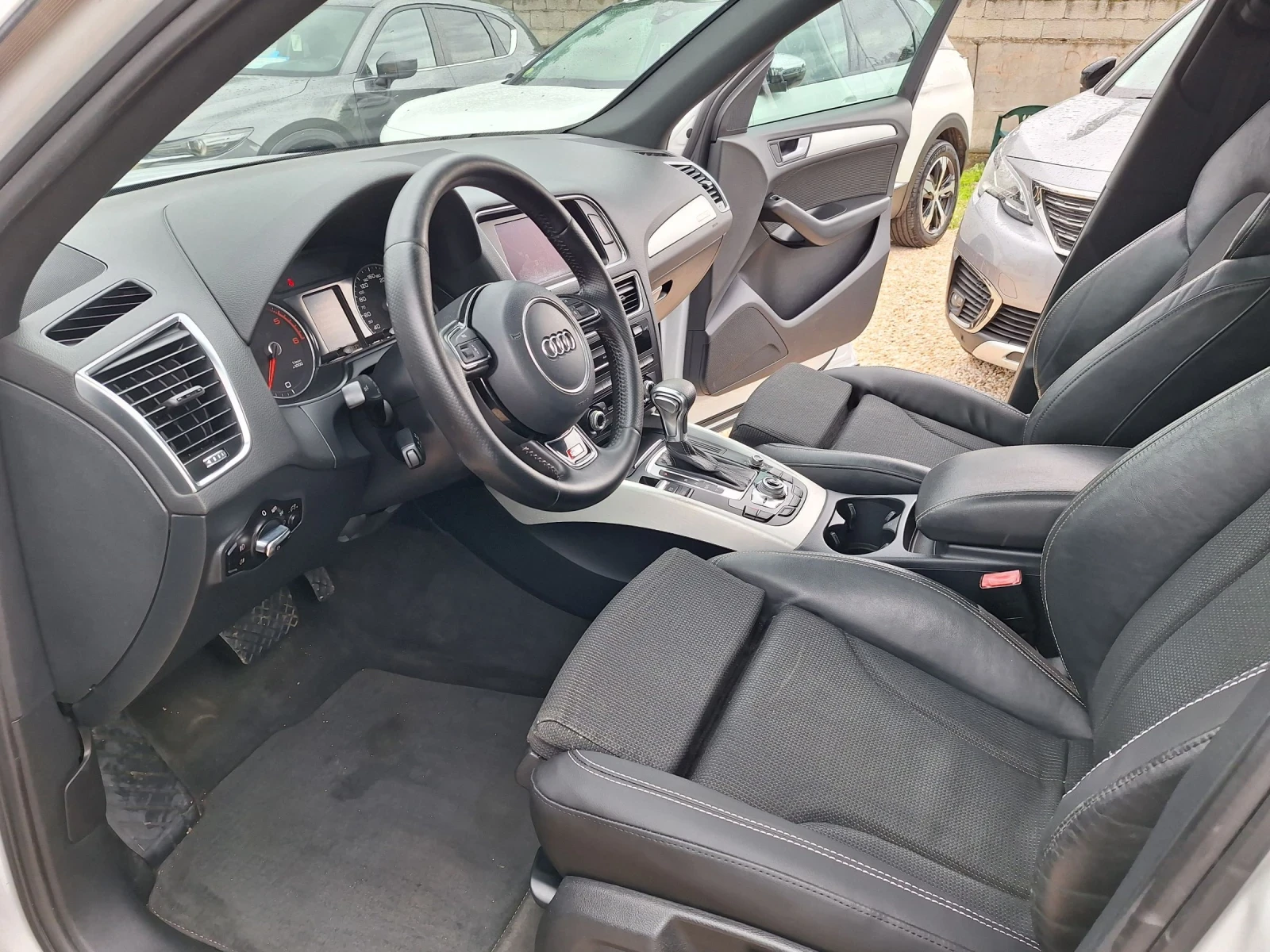 Audi Q5 2.0TDI* S-LINE/Фейслифт/Ксенон/Нави/Автомат/4х4/, снимка 11 - Автомобили и джипове - 55189785