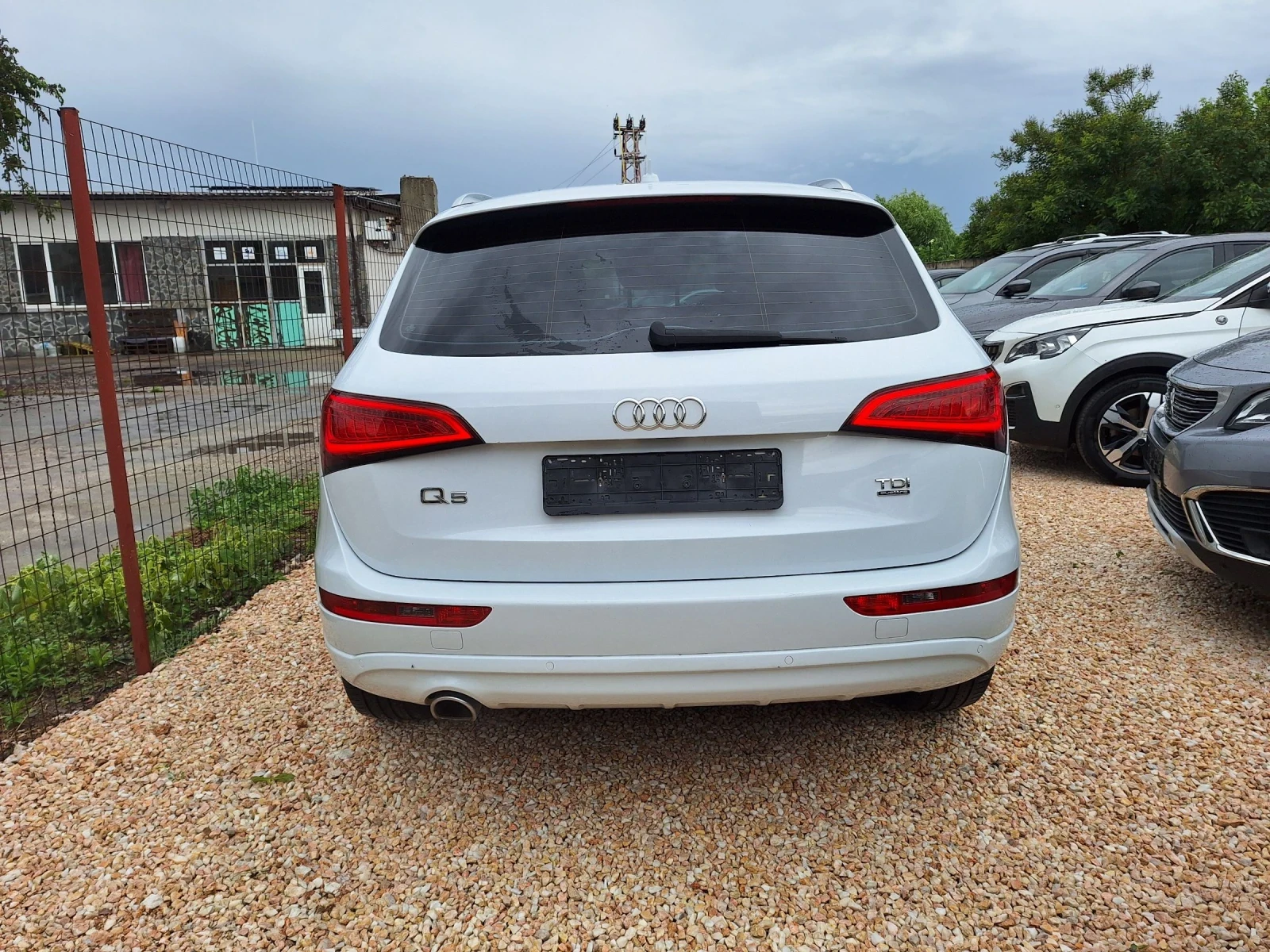 Audi Q5 2.0TDI* S-LINE/Фейслифт/Ксенон/Нави/Автомат/4х4/, снимка 4 - Автомобили и джипове - 55189785