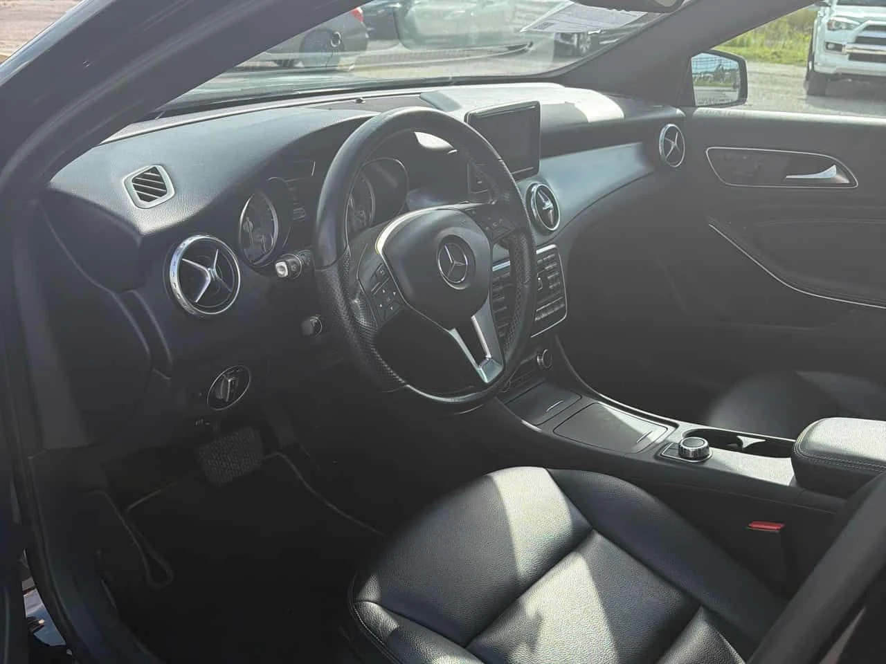 Mercedes-Benz GLA 250 * CARFAX * ОПЦИЯ ЗА ФИНАНСИРАНЕ , снимка 5 - Автомобили и джипове - 55723364