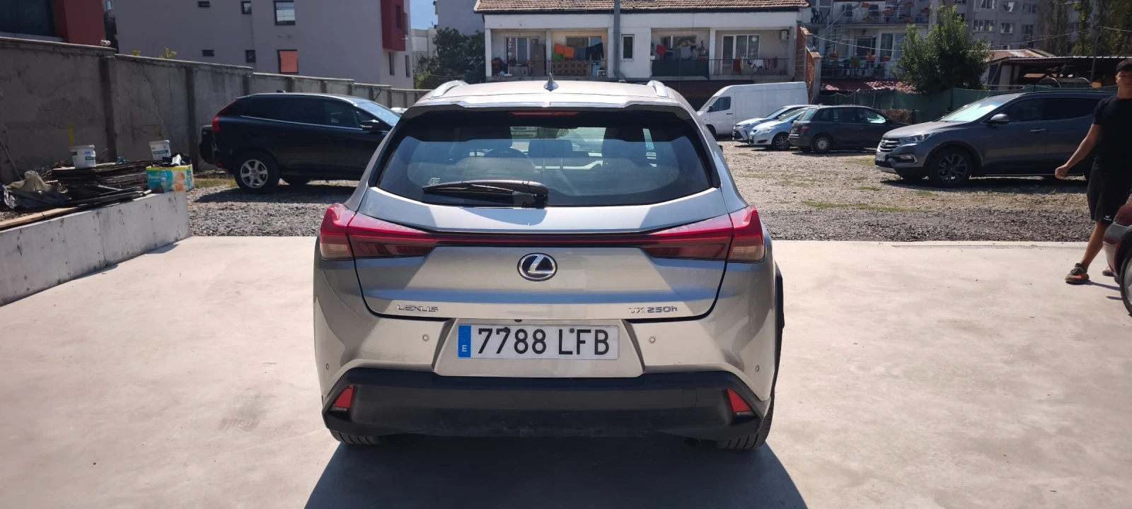 Lexus UX 250h 250h, снимка 7 - Автомобили и джипове - 56174796
