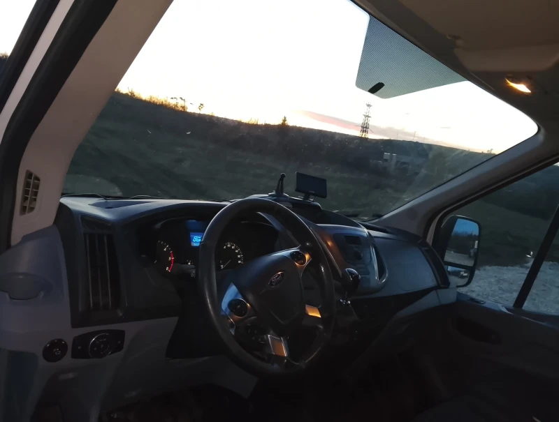 Ford Transit 2.2 125ps КЛИМА МНОГО ЕКСТРИ РЕАЛНИ КМ НОВ ВНОС, снимка 10 - Бусове и автобуси - 53129766