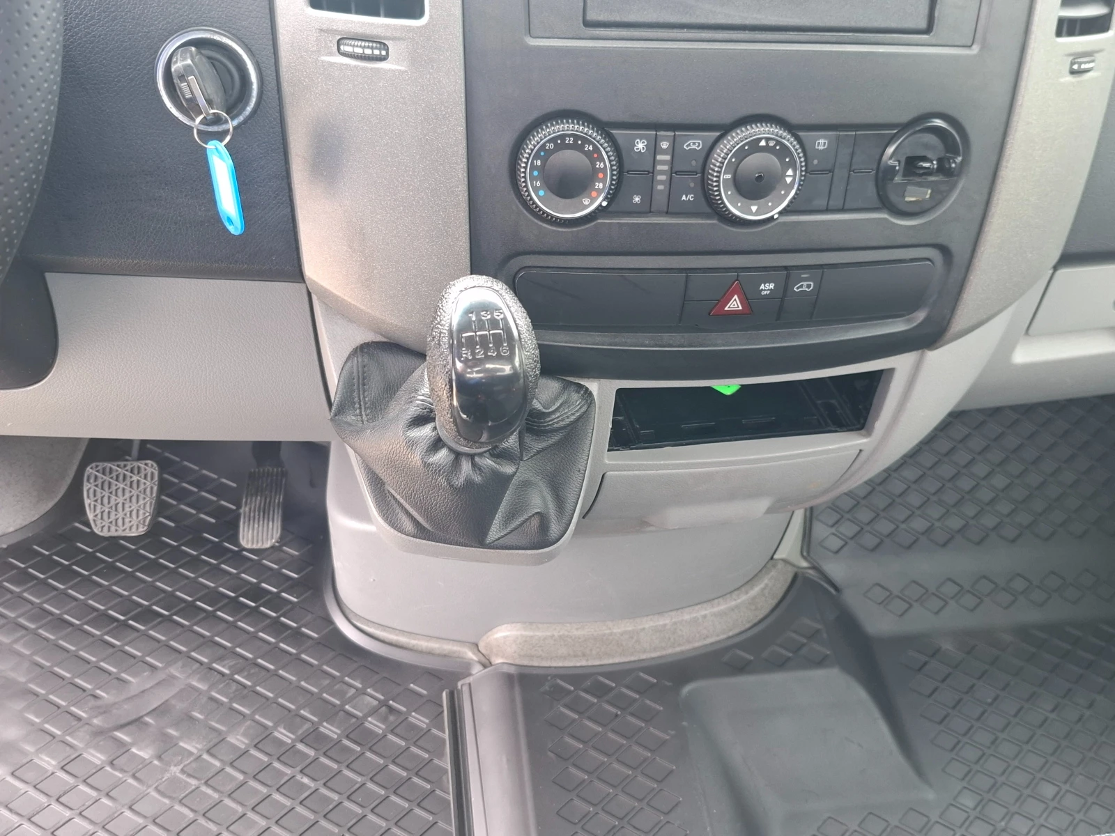 Mercedes-Benz Sprinter 413 До3.5т/Maxi/Euro5/Клима - изображение 8