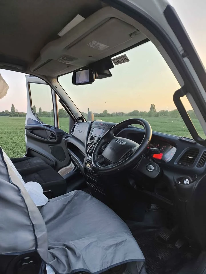 Iveco Daily Камион фургон 70C180, 6 метра, с хидравлична рампа, снимка 13 - Камиони - 52457427