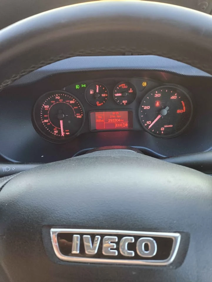 Iveco Daily Камион фургон 70C180, 6 метра, с хидравлична рампа - изображение 4