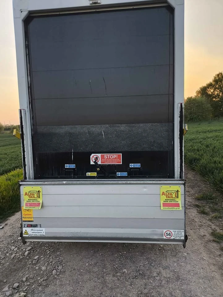 Iveco Daily Камион фургон 70C180, 6 метра, с хидравлична рампа, снимка 11 - Камиони - 52457427