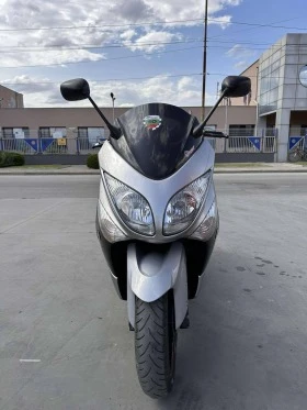  Yamaha T-max