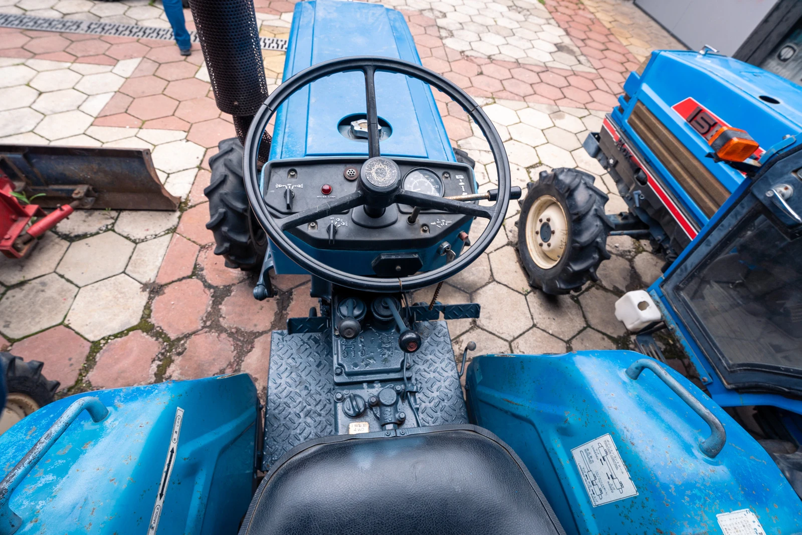  Mitsubishi D2050FD | Mobile.bg   12