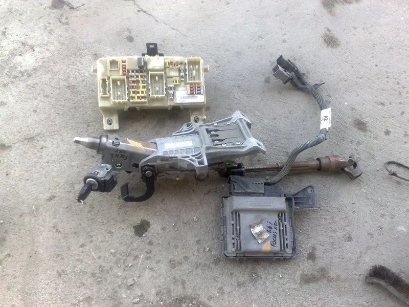 контактен ключ за Форд Фокус 1.6и автоматик (хечбек,зелен)