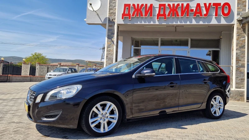 Volvo V60 2.0 D5 136k.c Navi GEARTRONIC , снимка 1 - Автомобили и джипове - 46955783