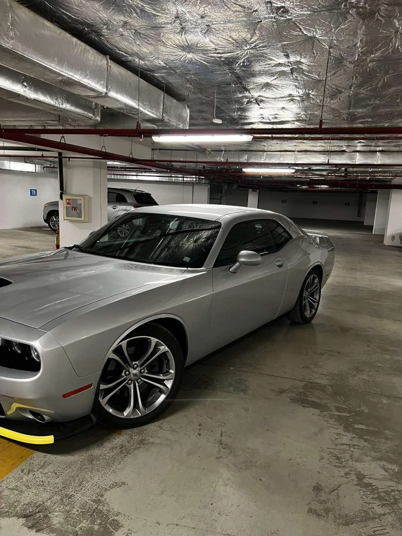 Dodge Challenger R/T, снимка 2 - Автомобили и джипове - 49410569