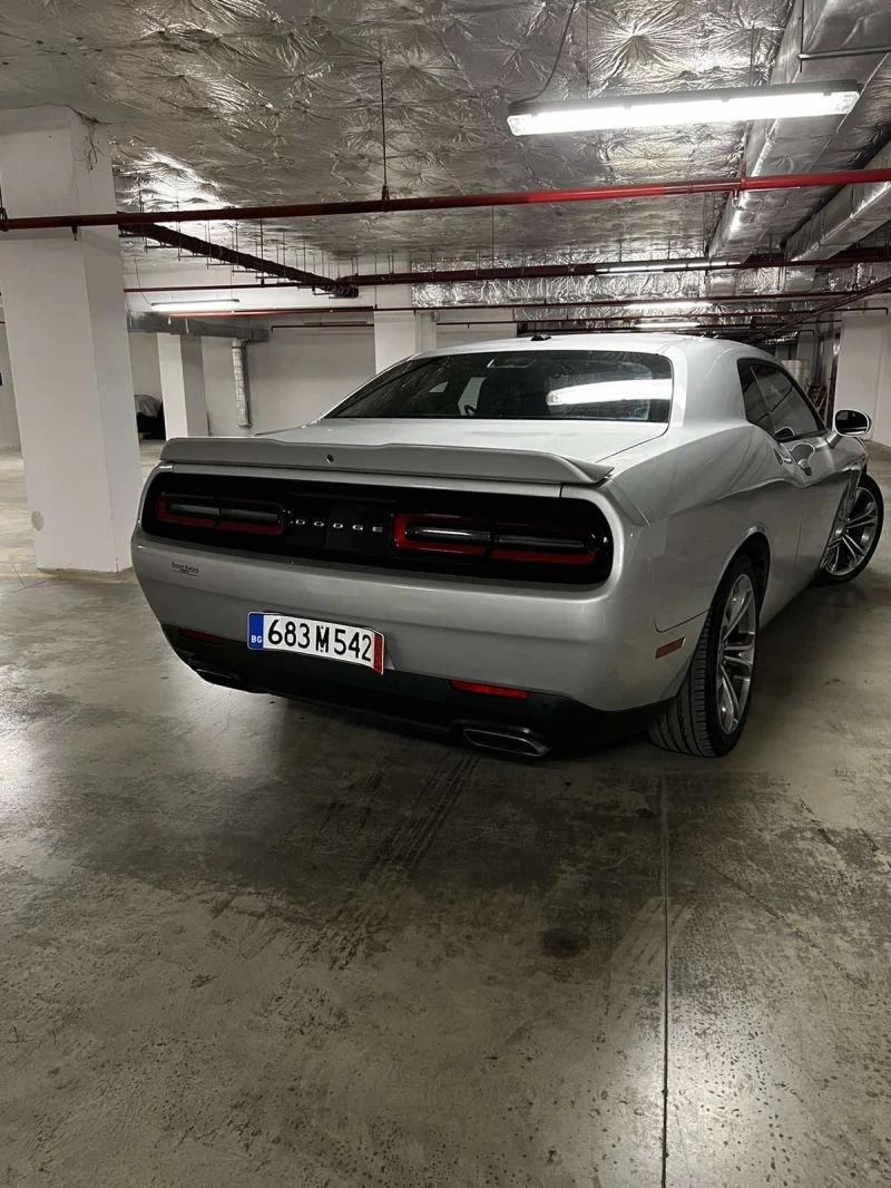 Dodge Challenger R/T, снимка 4 - Автомобили и джипове - 49410569