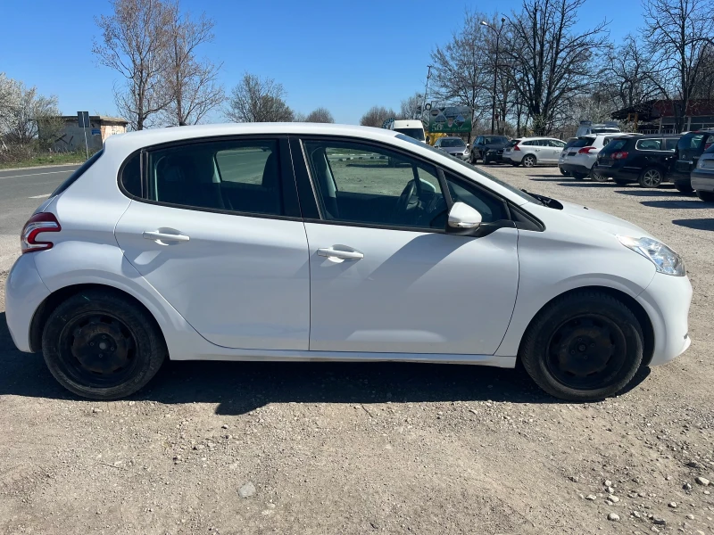 Peugeot 208 1.2 EURO6B, снимка 4 - Автомобили и джипове - 49573944
