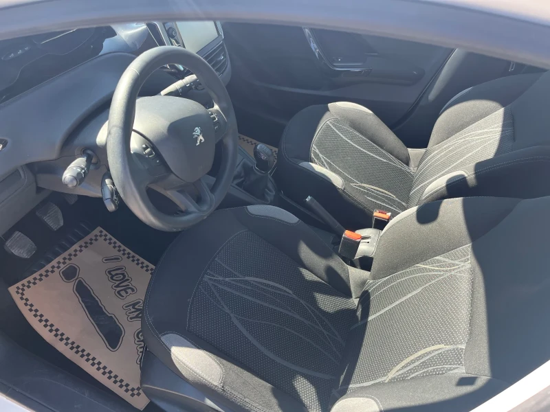 Peugeot 208 1.2 EURO6B, снимка 8 - Автомобили и джипове - 49573944
