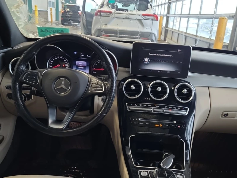 Mercedes-Benz C 300 * CARFAX * ЦЕНА ДО БГ, снимка 12 - Автомобили и джипове - 52791389