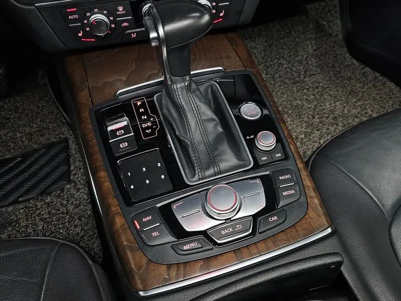 Audi A6 2.0 TDI, снимка 9 - Автомобили и джипове - 55057919