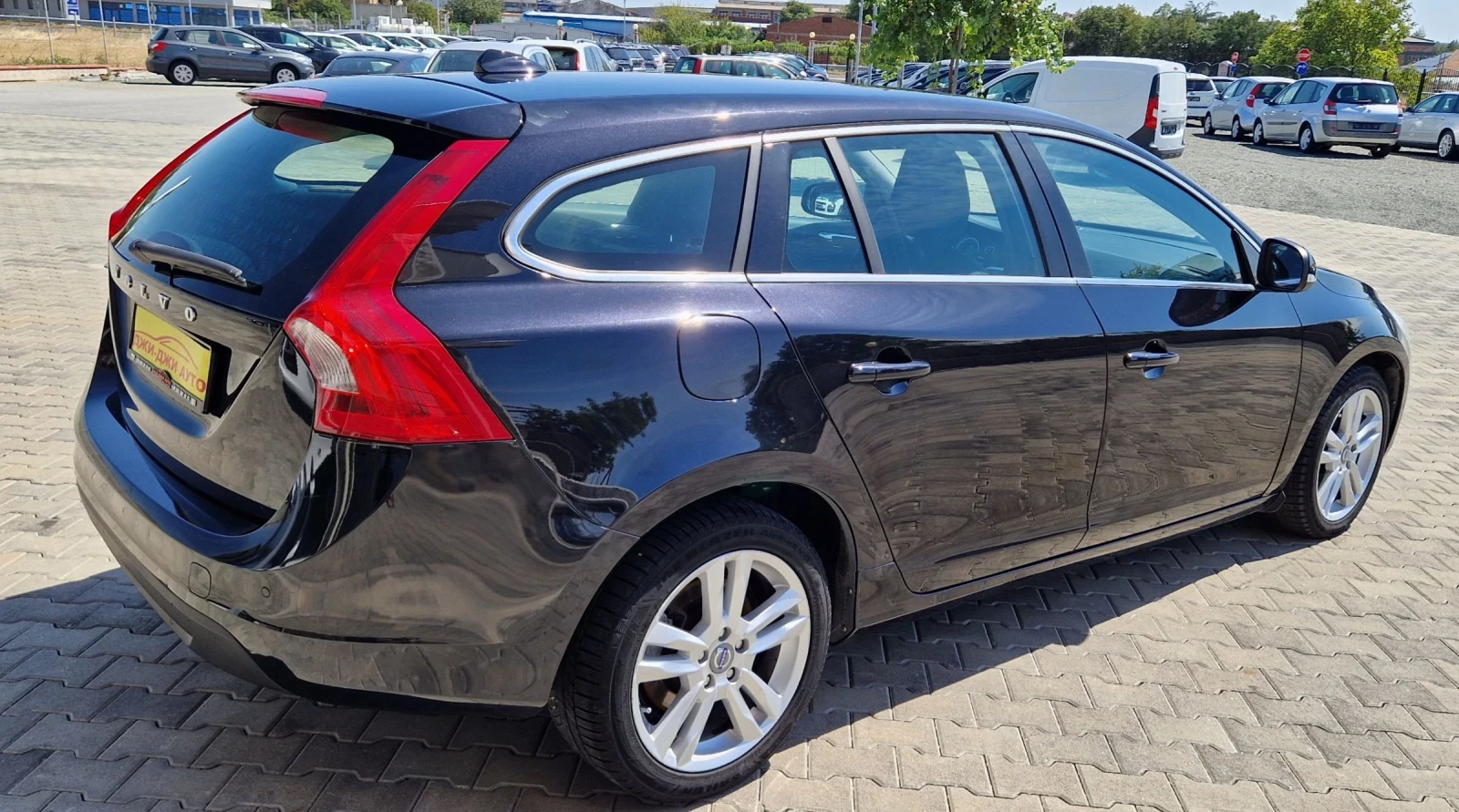 Volvo V60 2.0 D5 136k.c Navi GEARTRONIC  - изображение 4