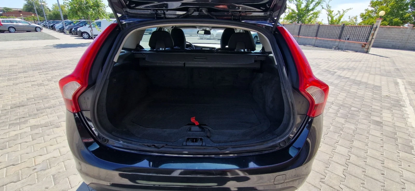 Volvo V60 2.0 D5 136k.c Navi GEARTRONIC  | Mobile.bg — изображение 14