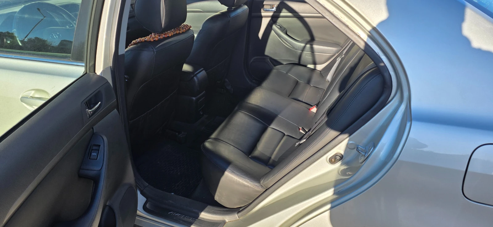 Toyota Avensis  - изображение 8