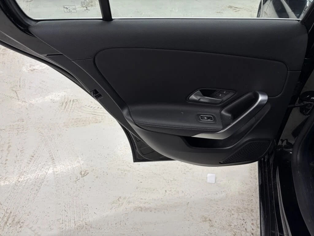 Mercedes-Benz A 250 * АвтоКредит * (ЦЕНА ДО БГ), снимка 16 - Автомобили и джипове - 53999807