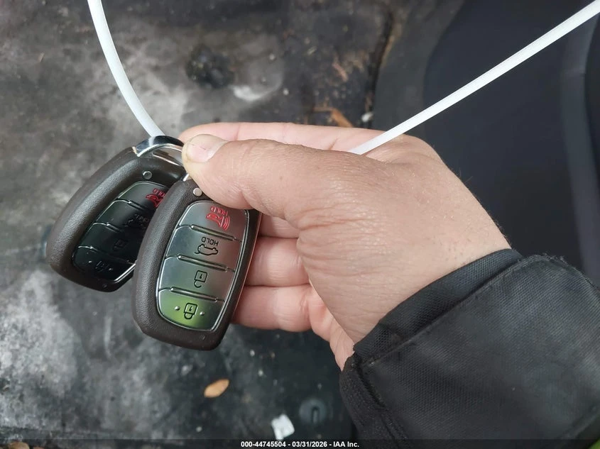 Hyundai Accent 1.6L I-4 DI, DOHC, VVT, 104HP Front Wheel Drive | Mobile.bg � ����������� 11