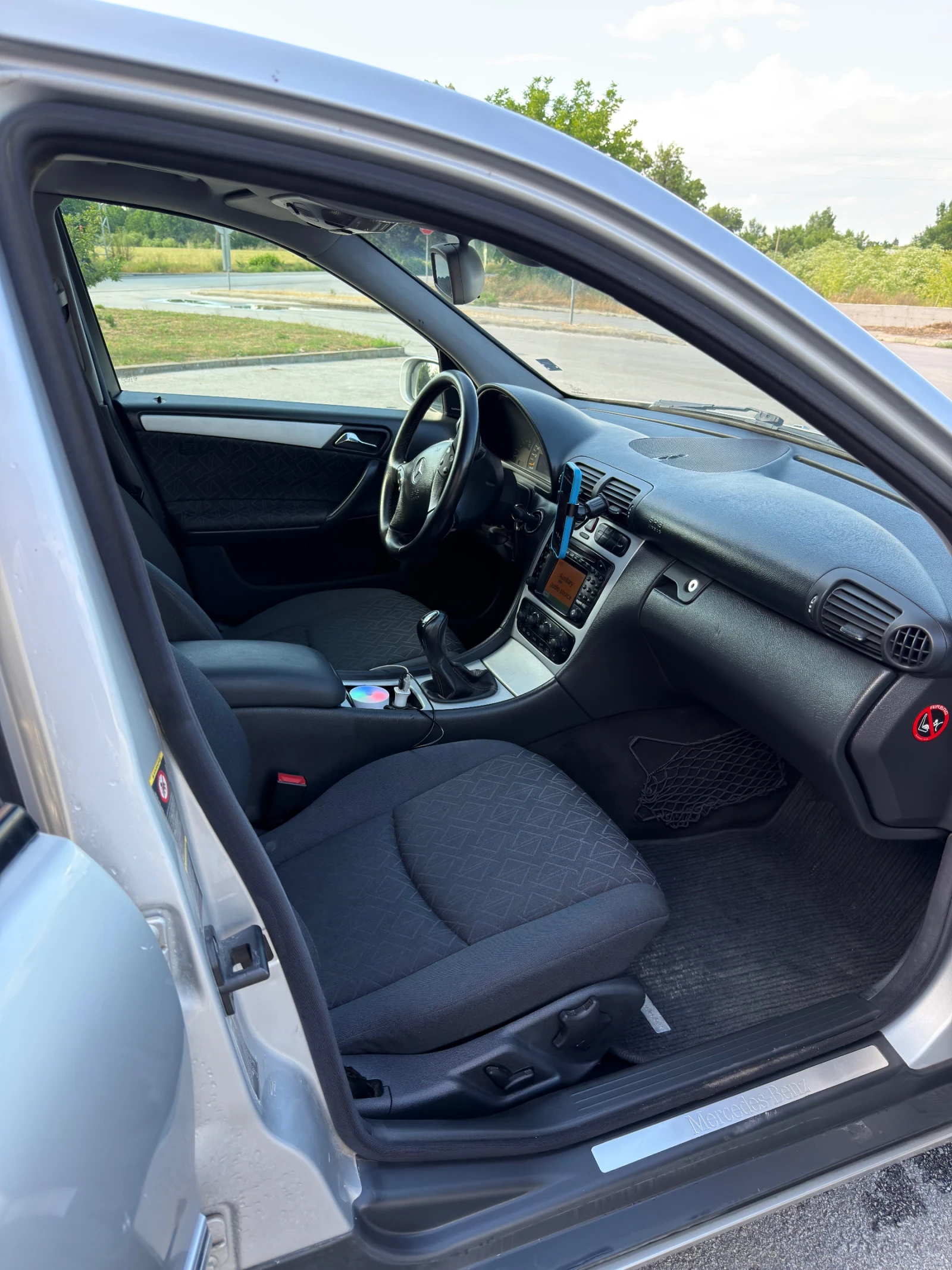 Mercedes-Benz C 220, снимка 7 - Автомобили и джипове - 54810604