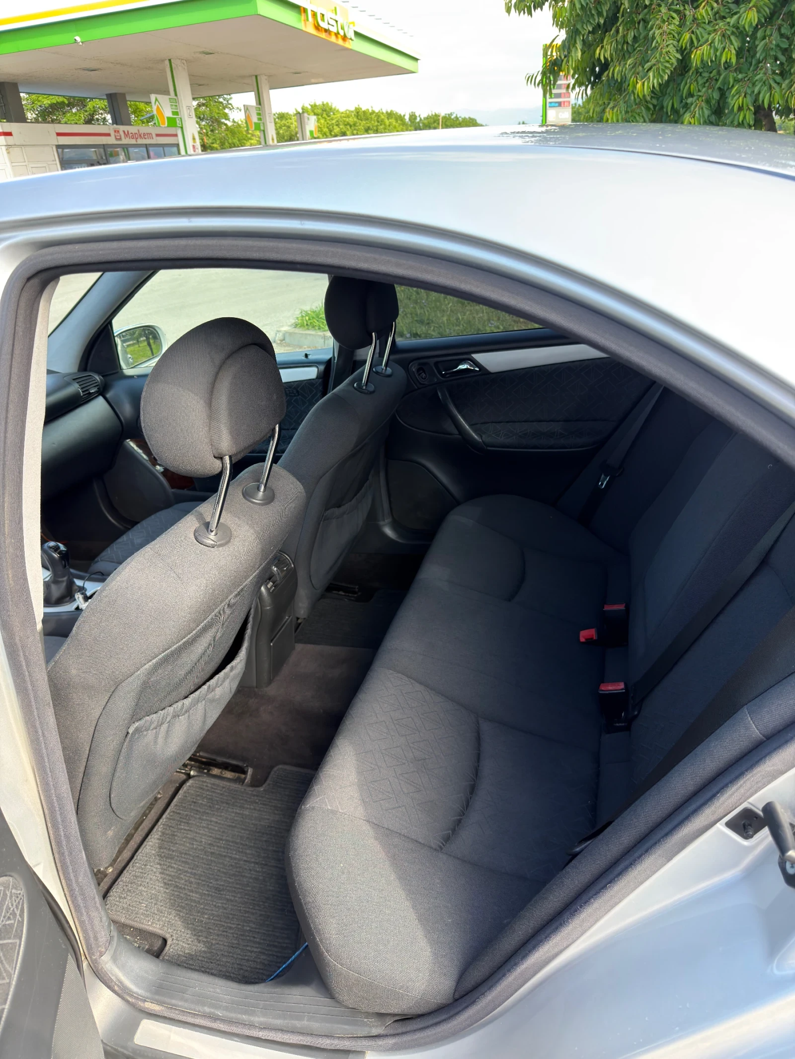 Mercedes-Benz C 220, снимка 8 - Автомобили и джипове - 54810604
