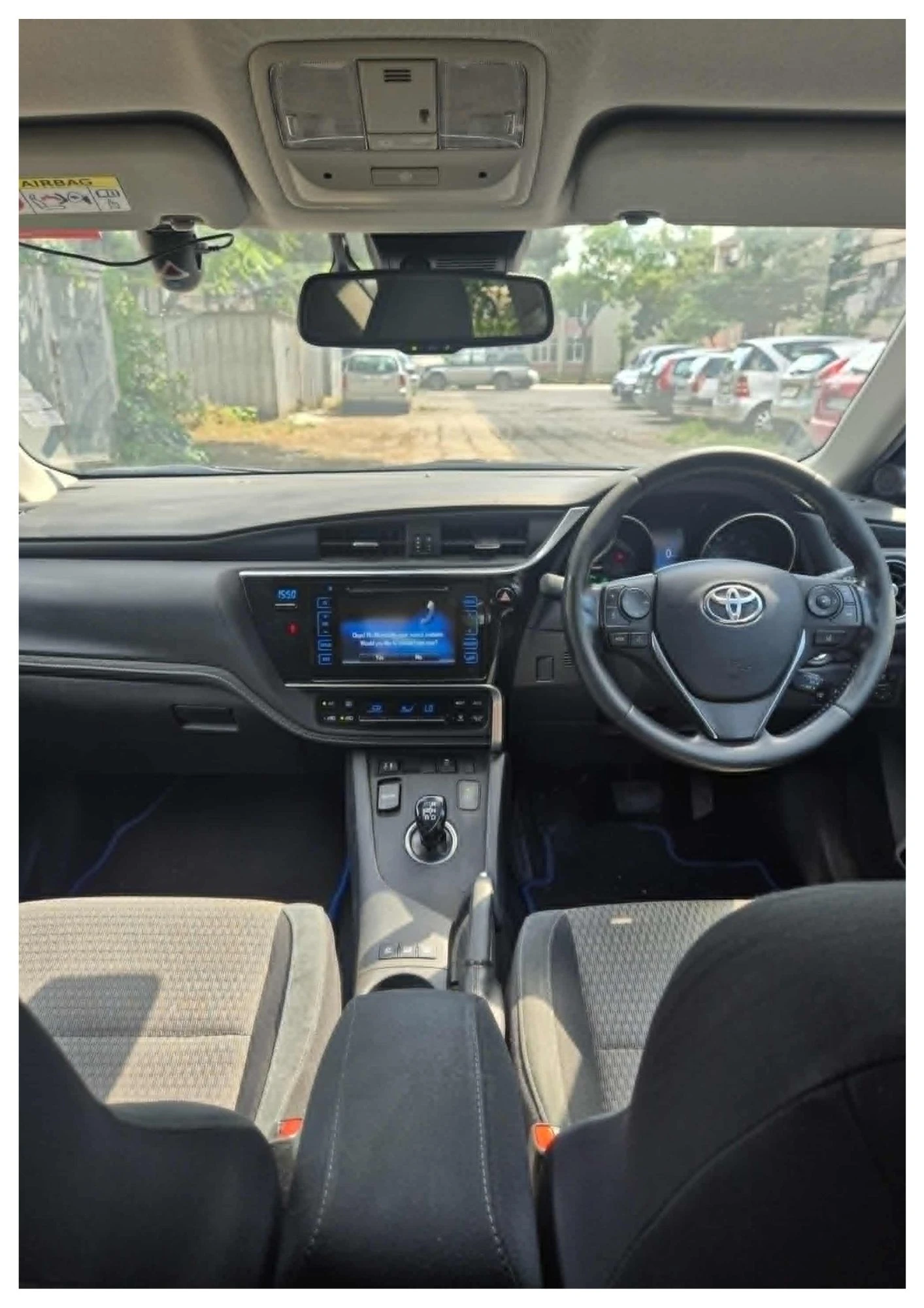 Toyota Auris, снимка 10 - Автомобили и джипове - 55076325