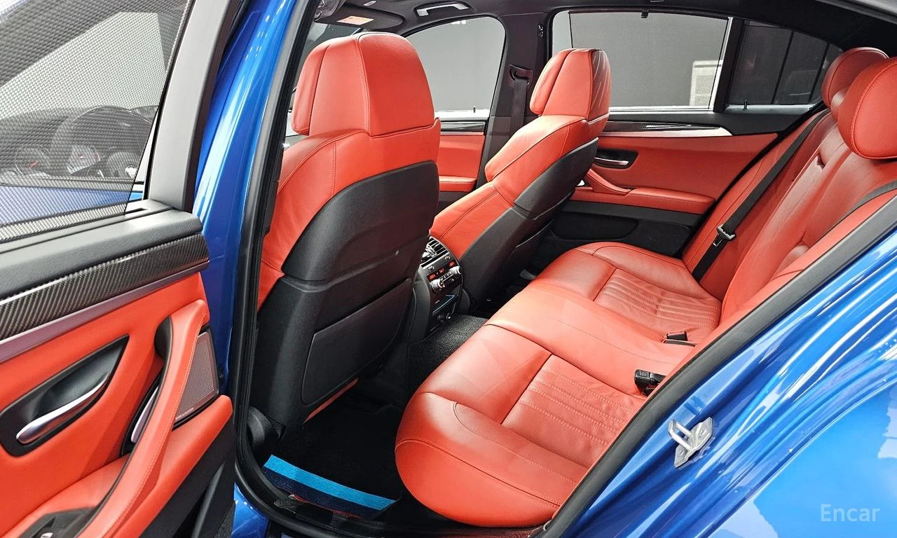 BMW M5 * ФИКСИРАНА ЦЕНА ДО БЪЛГАРИЯ * АВТОКРЕДИТ, снимка 13 - Автомобили и джипове - 55423322