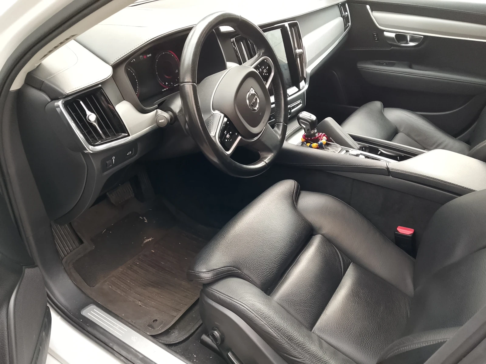 Volvo V90 2.0 D4, снимка 9 - Автомобили и джипове - 55572212