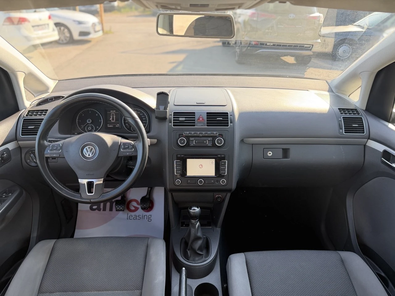 VW Touran 1.6TDI NAVI, снимка 13 - Автомобили и джипове - 55849691