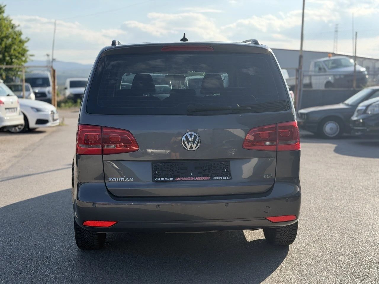 VW Touran 1.6TDI NAVI, снимка 5 - Автомобили и джипове - 55849691