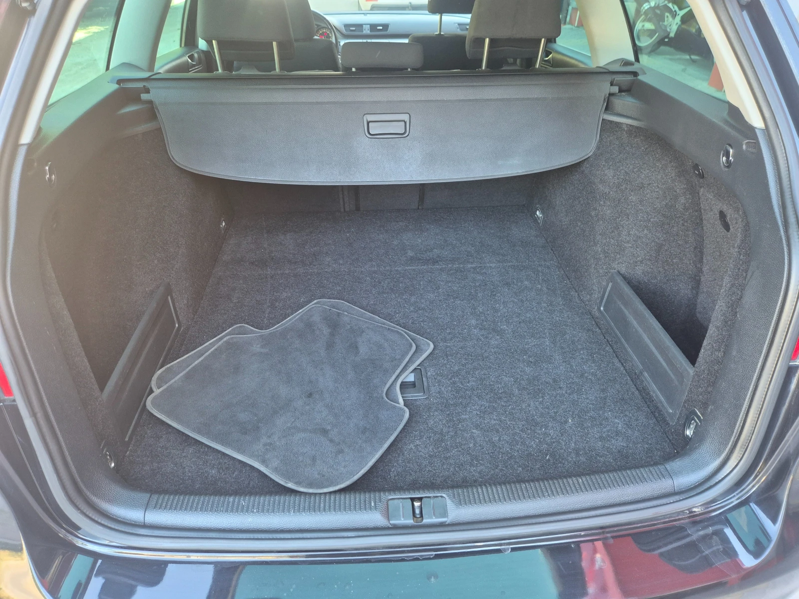 VW Passat 2.0, TDI, 2009g, снимка 17 - Автомобили и джипове - 56129870