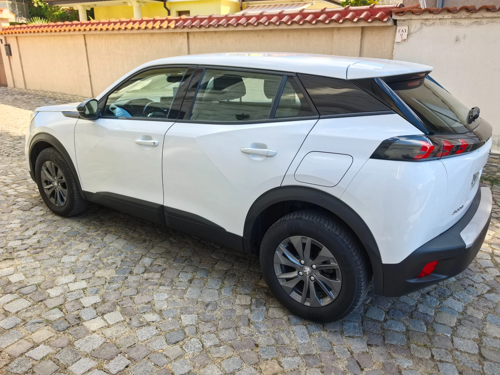 Peugeot 2008 1.5BlueHDI , снимка 4 - Автомобили и джипове - 56247724