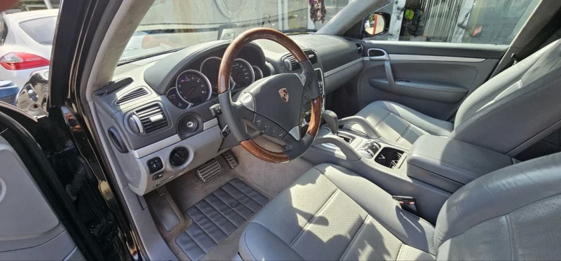 Porsche Cayenne 4.5, снимка 7 - Автомобили и джипове - 47637390