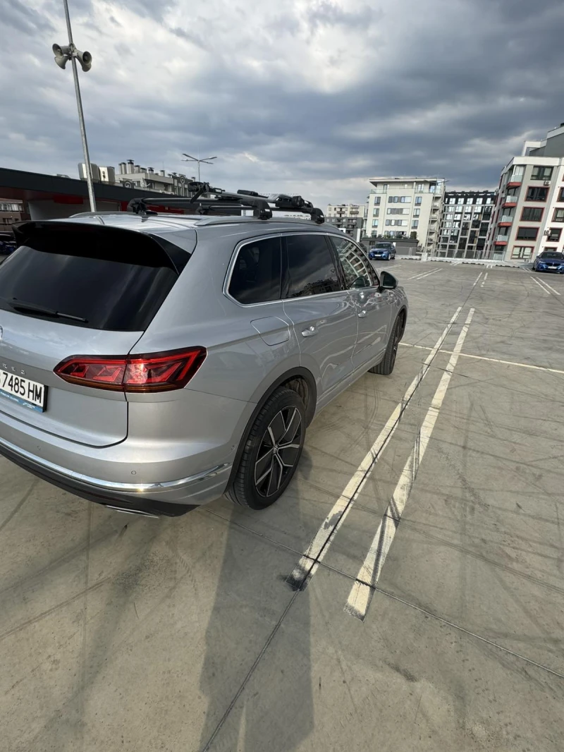 VW Touareg, снимка 7 - Автомобили и джипове - 52525930