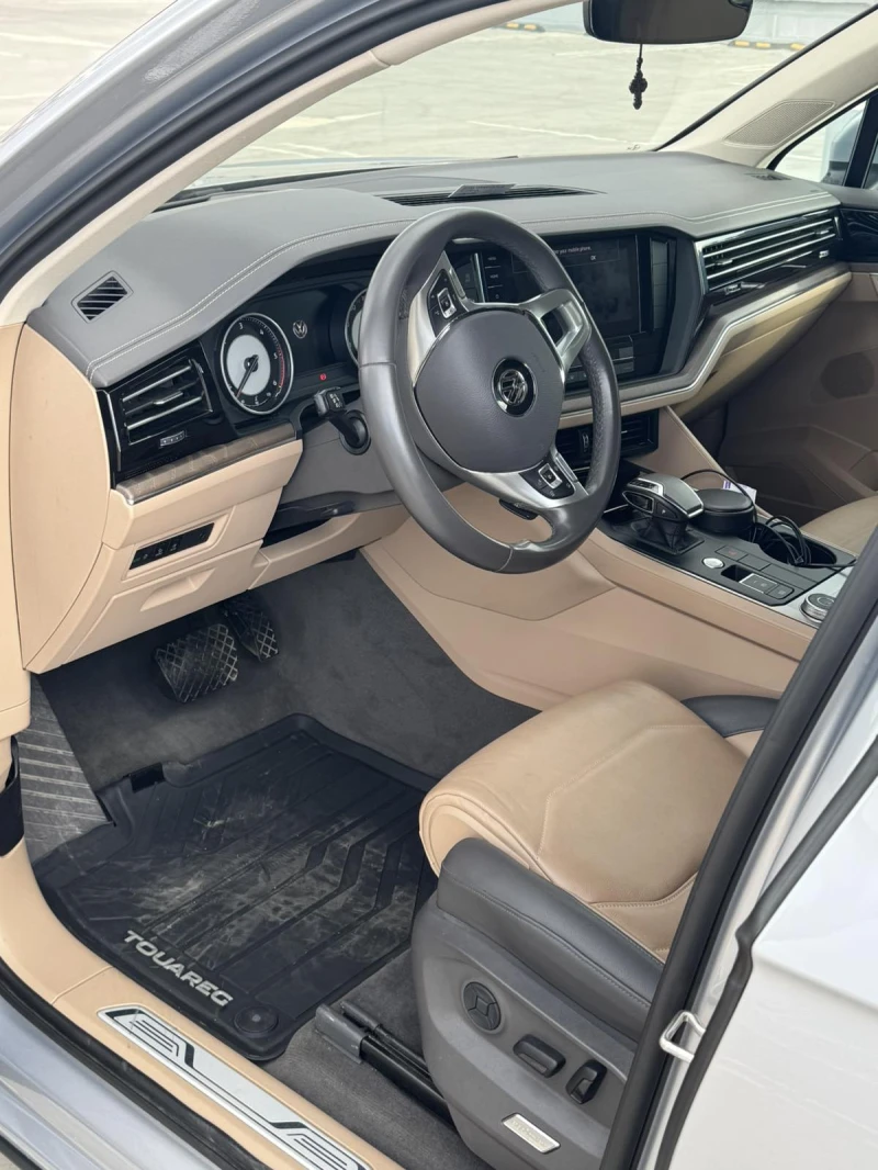 VW Touareg, снимка 5 - Автомобили и джипове - 52525930