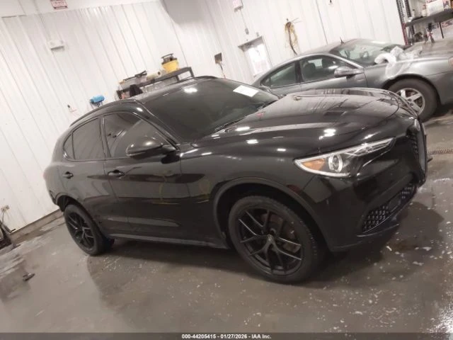 Alfa Romeo Stelvio TI AWD* HARMAN KARDON* PANORAMA* KEYLESS*  - изображение 8