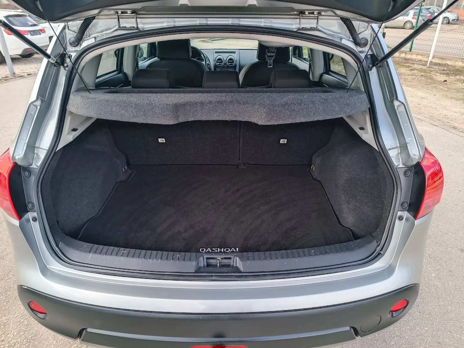 Nissan Qashqai 2.0i-141��-���������-�����-6��-4�4-NAVI | Mobile.bg � ����������� 5