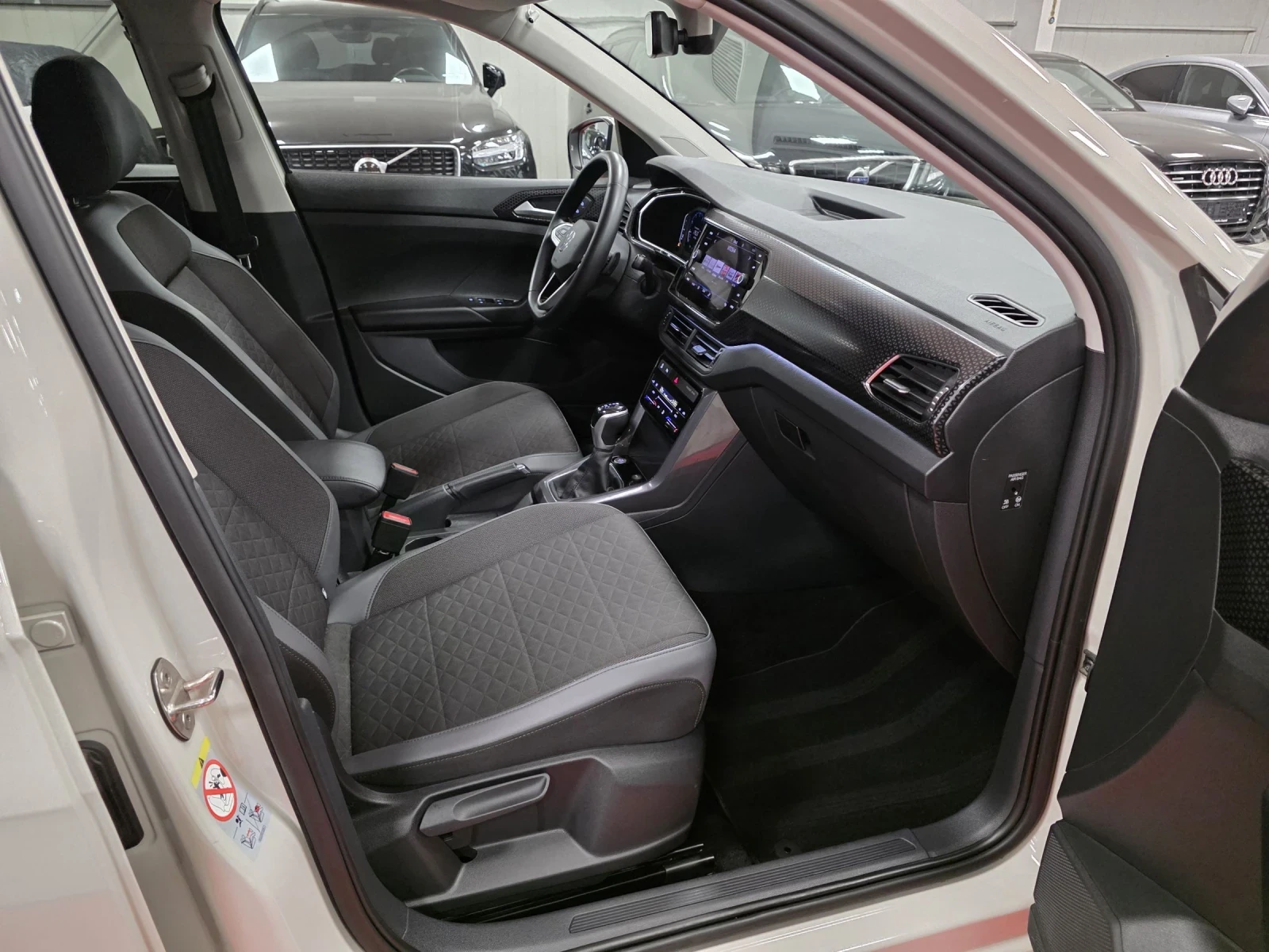 VW T-Cross TSI 116 | DSG-7 | LED | Camera | 40 000�� | Mobile.bg � ����������� 11