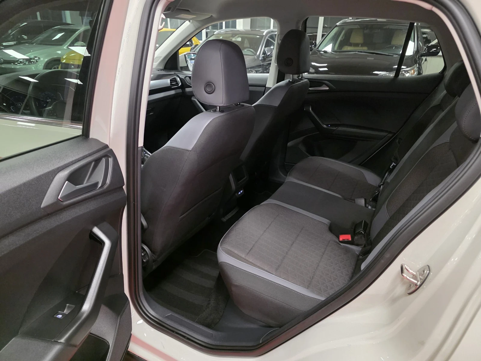 VW T-Cross TSI 116 | DSG-7 | LED | Camera | 40 000�� | Mobile.bg � ����������� 14