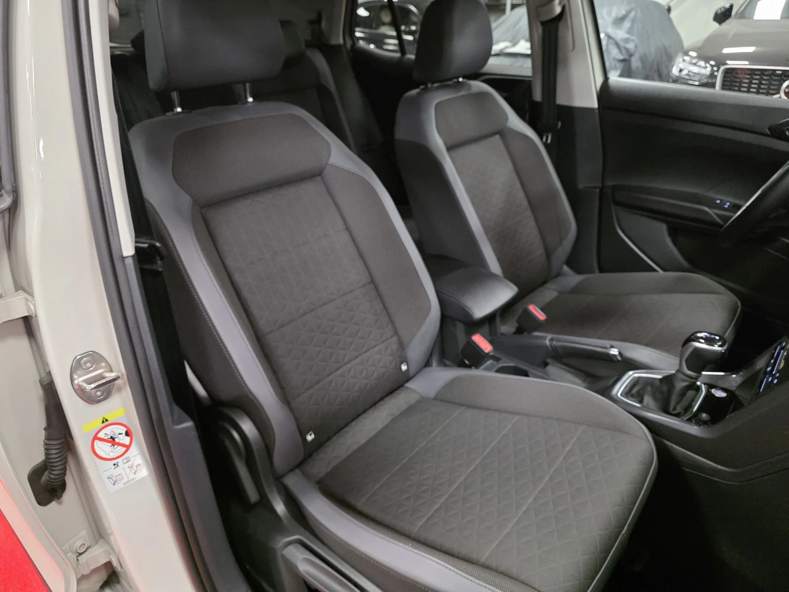 VW T-Cross TSI 116 | DSG-7 | LED | Camera | 40 000�� | Mobile.bg � ����������� 12