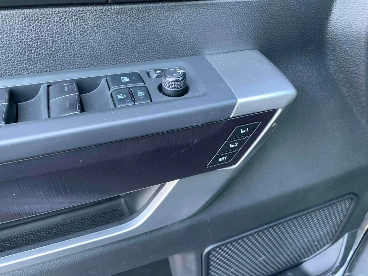 Toyota Tundra * Platinum * CARFAX * ���� �� �� | Mobile.bg � ����������� 13