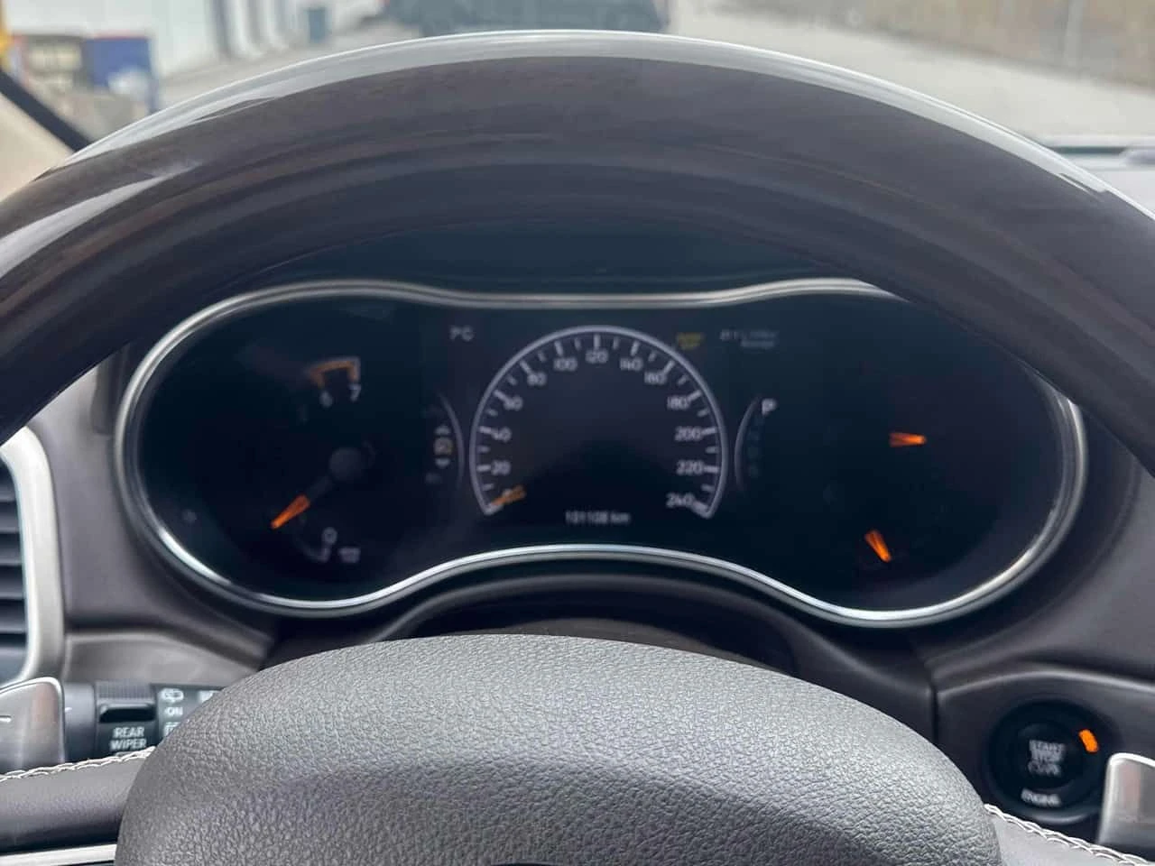 Jeep Grand cherokee * Overland ШИБИДАХ  * 2 КЛЮЧА* ПОДГРЕВИ * CARFAX *, снимка 8 - Автомобили и джипове - 54134757